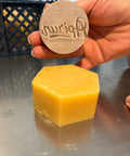 savon a la cire d'abeille 